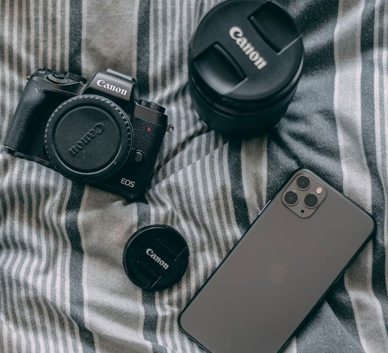 DSLR & Mobile Phone Camera